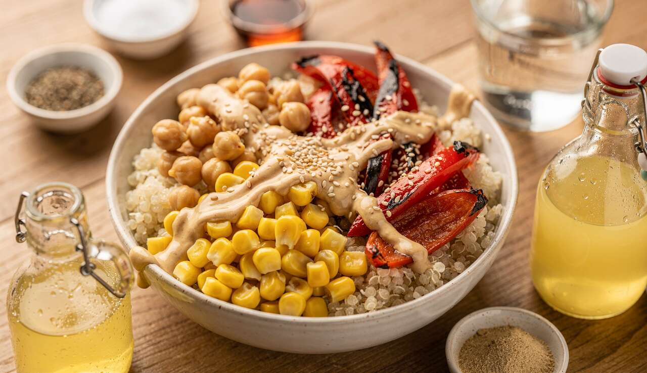 Bowl de légumes : recette avec sauce crémeuse au tahin