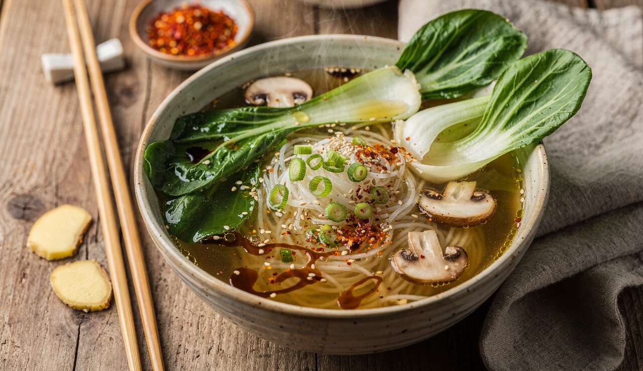 Bouillon de pak choi aux vermicelles : une recette savoureuse et saine