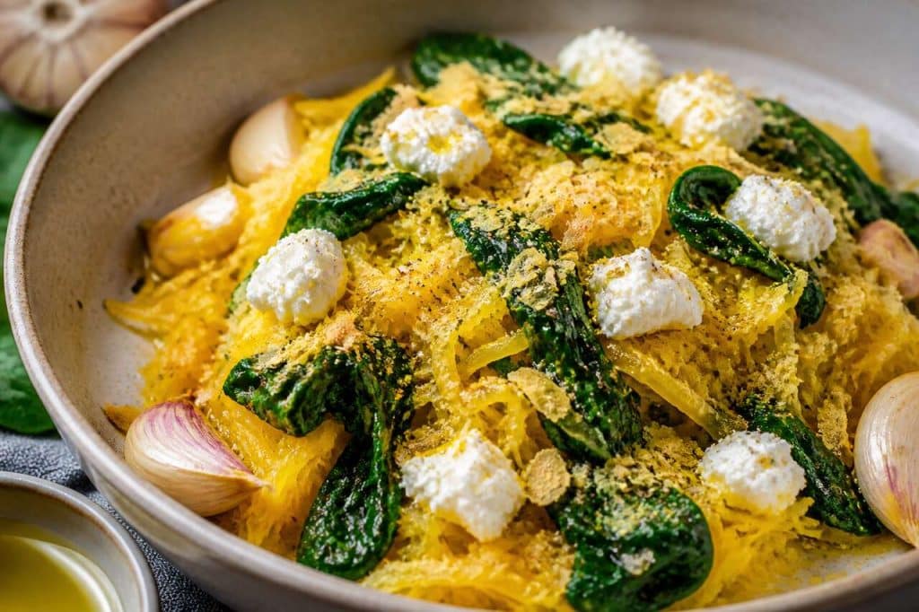 Courge spaghetti aux épinards et chèvre frais : recette saine