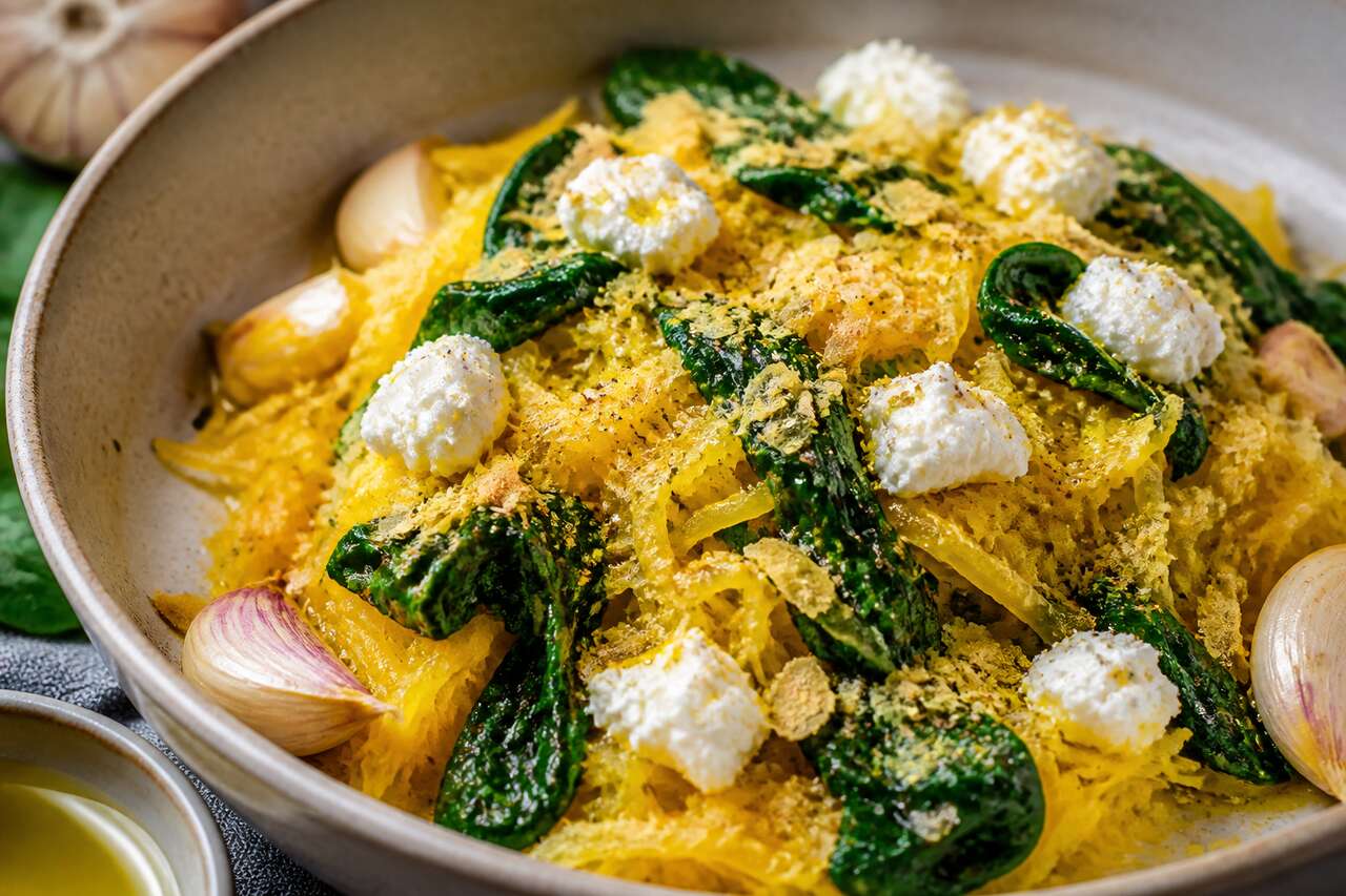 Courge spaghetti aux épinards et chèvre frais : recette saine