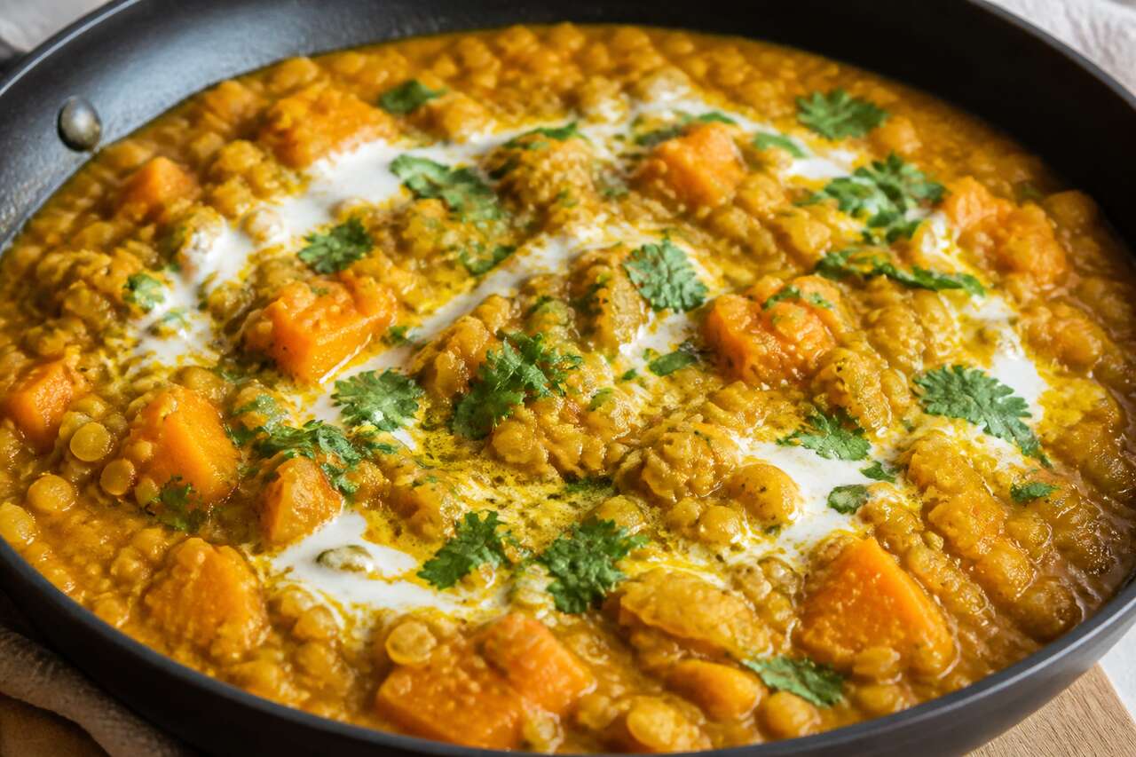 Dal aux patates douces en une seule poêle : recette facile et savoureuse