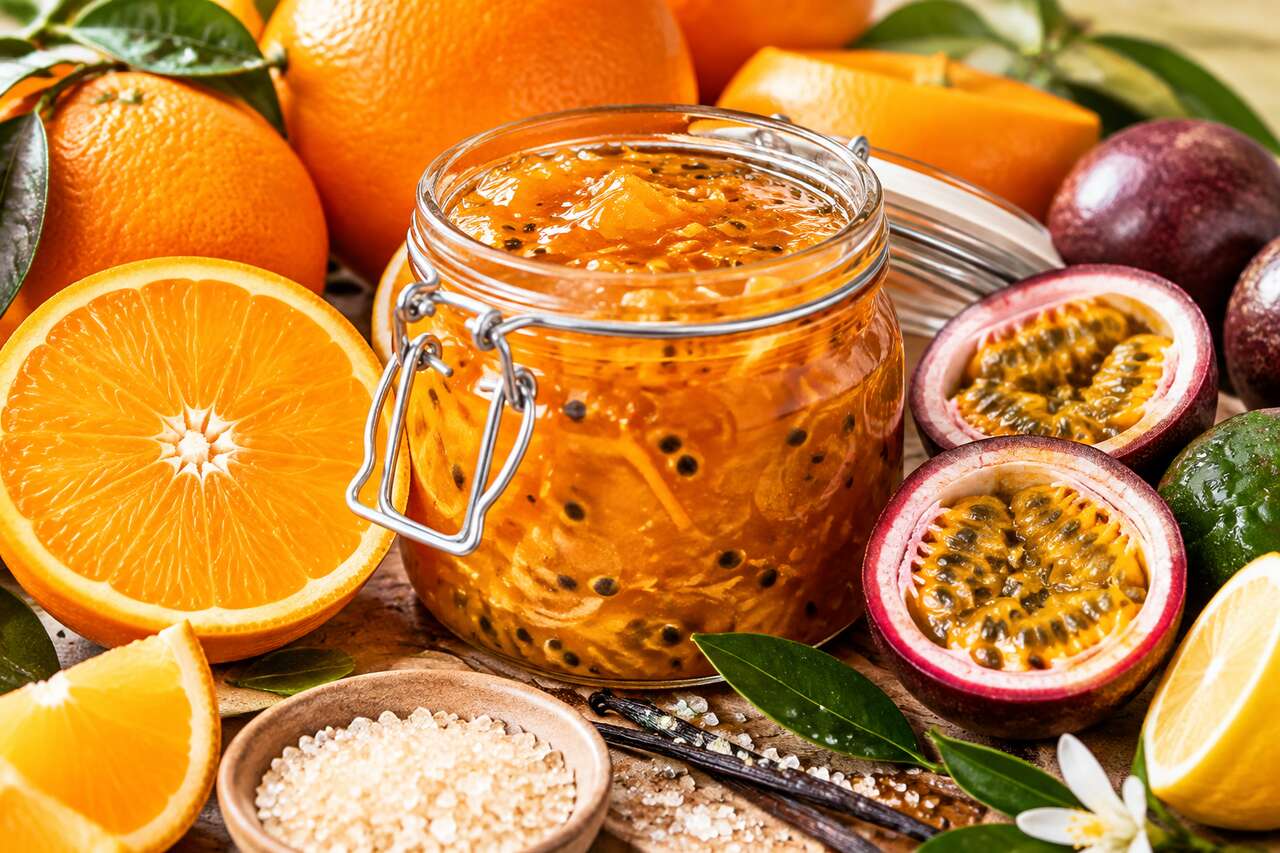 Confiture d'orange et fruit de la passion allégée en sucre : recette facile